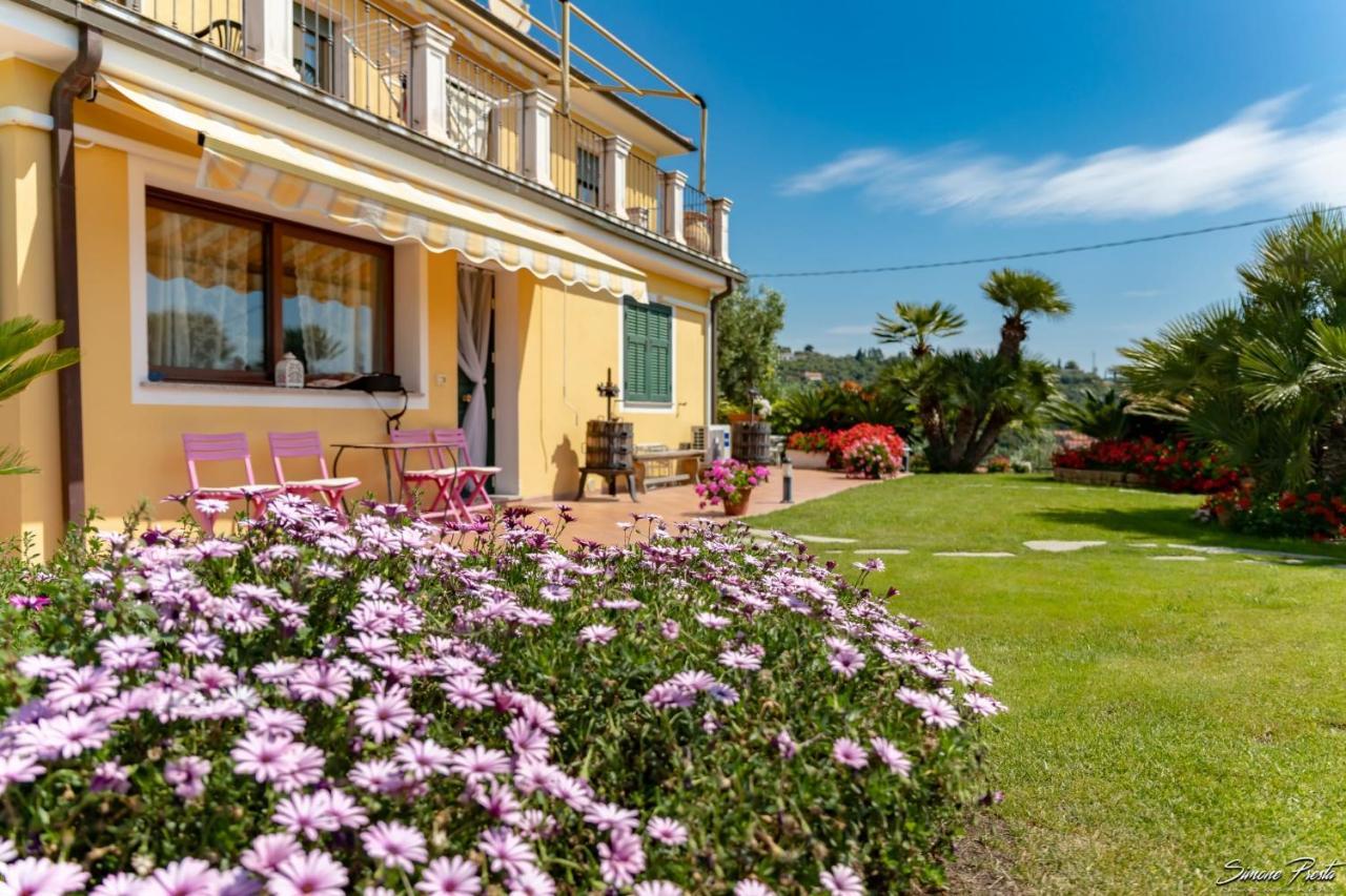 Chez Elle Apartment Imperia Luaran gambar