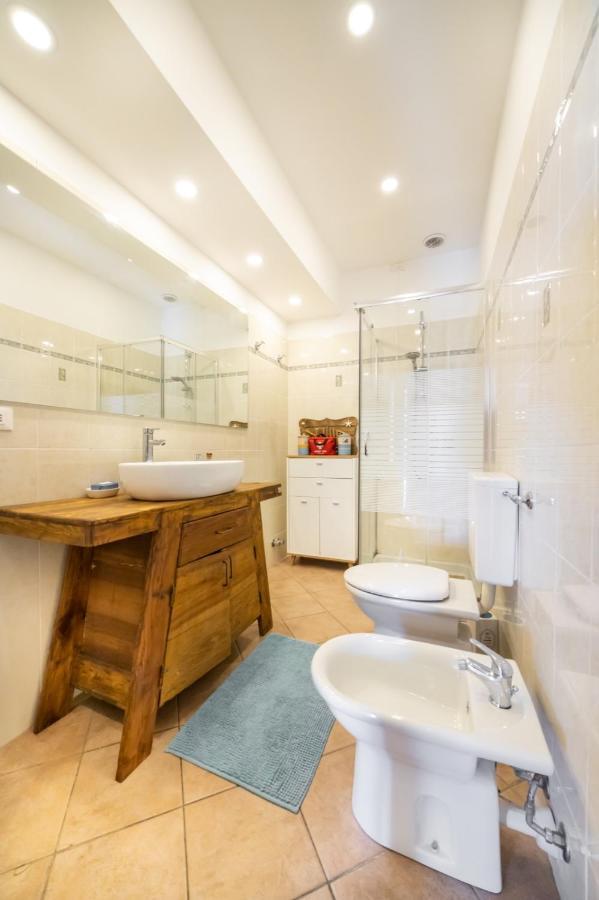 Chez Elle Apartment Imperia Luaran gambar