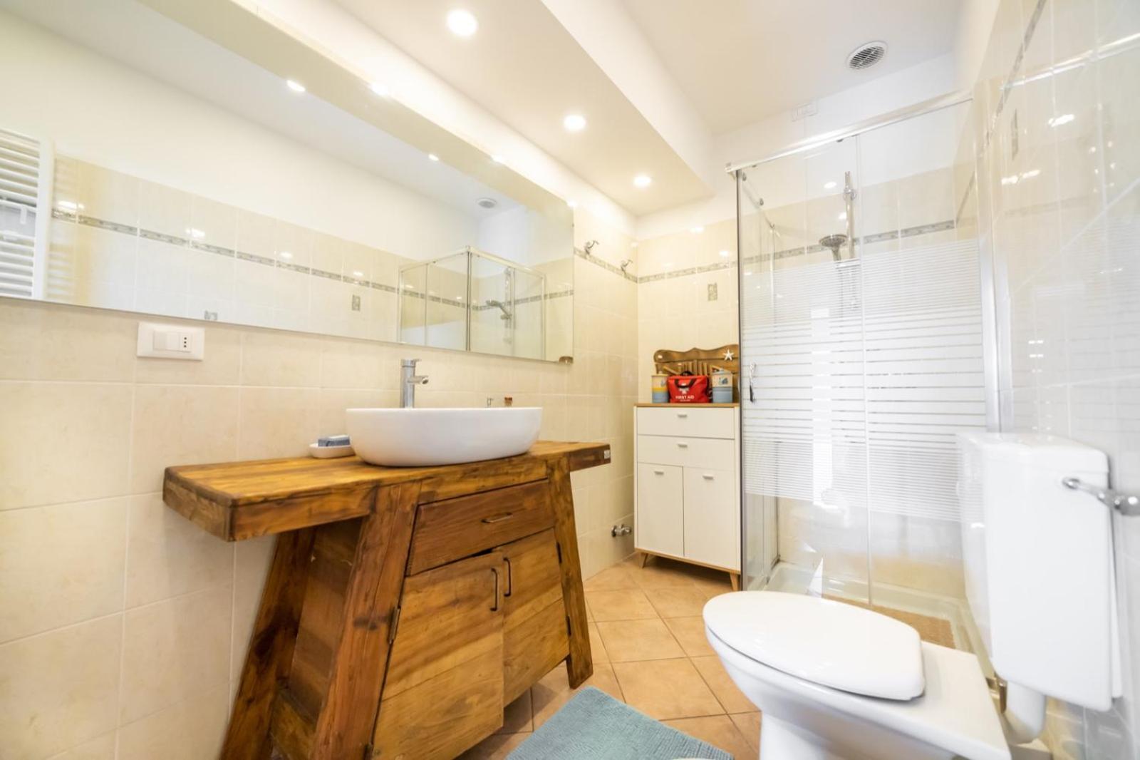Chez Elle Apartment Imperia Bilik gambar